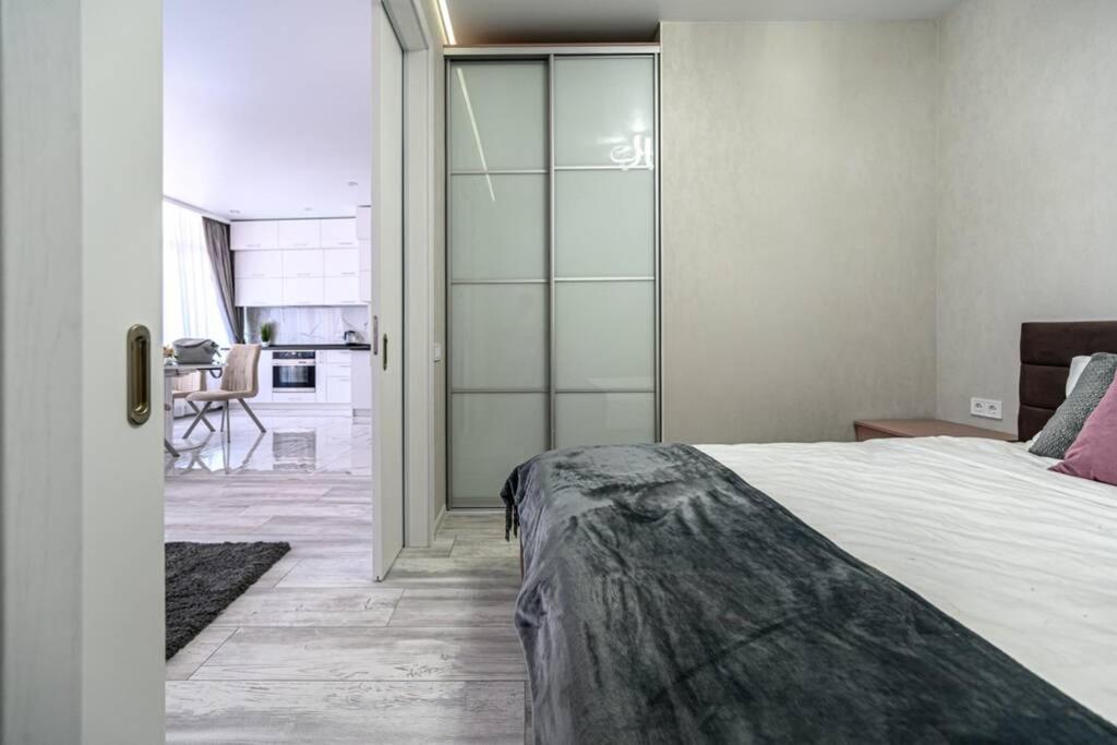 Комфортные Апартаменты 36 Жемчужина Odessa Exterior foto