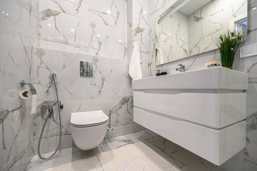 Комфортные Апартаменты 36 Жемчужина Odessa Exterior foto