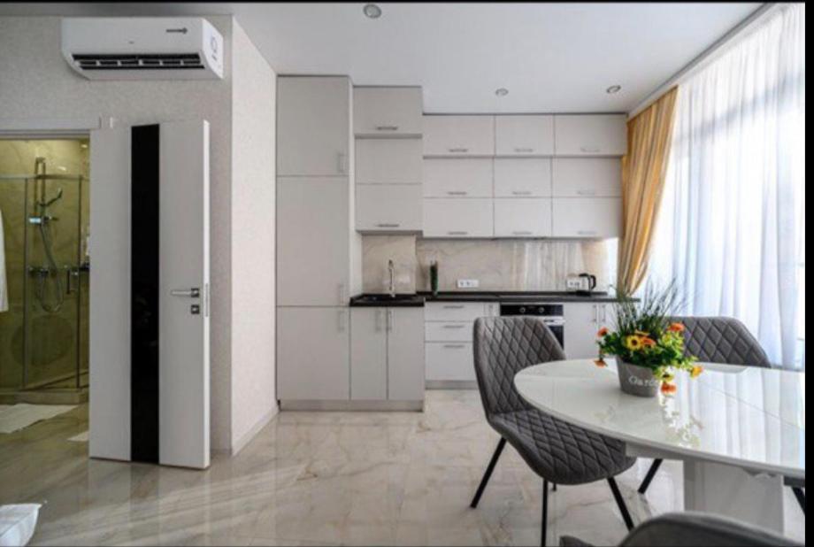 Комфортные Апартаменты 36 Жемчужина Odessa Exterior foto